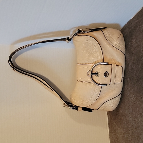 Coach Handbags - Coach pebbled leather small cream colored handbag